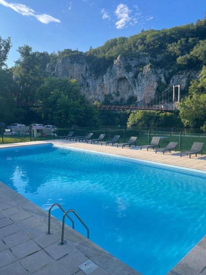 Hotel Restaurant Les Falaises Bouziès Екстериор снимка