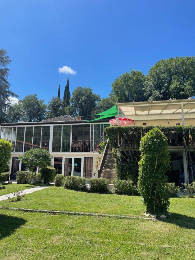 Hotel Restaurant Les Falaises Bouziès Екстериор снимка
