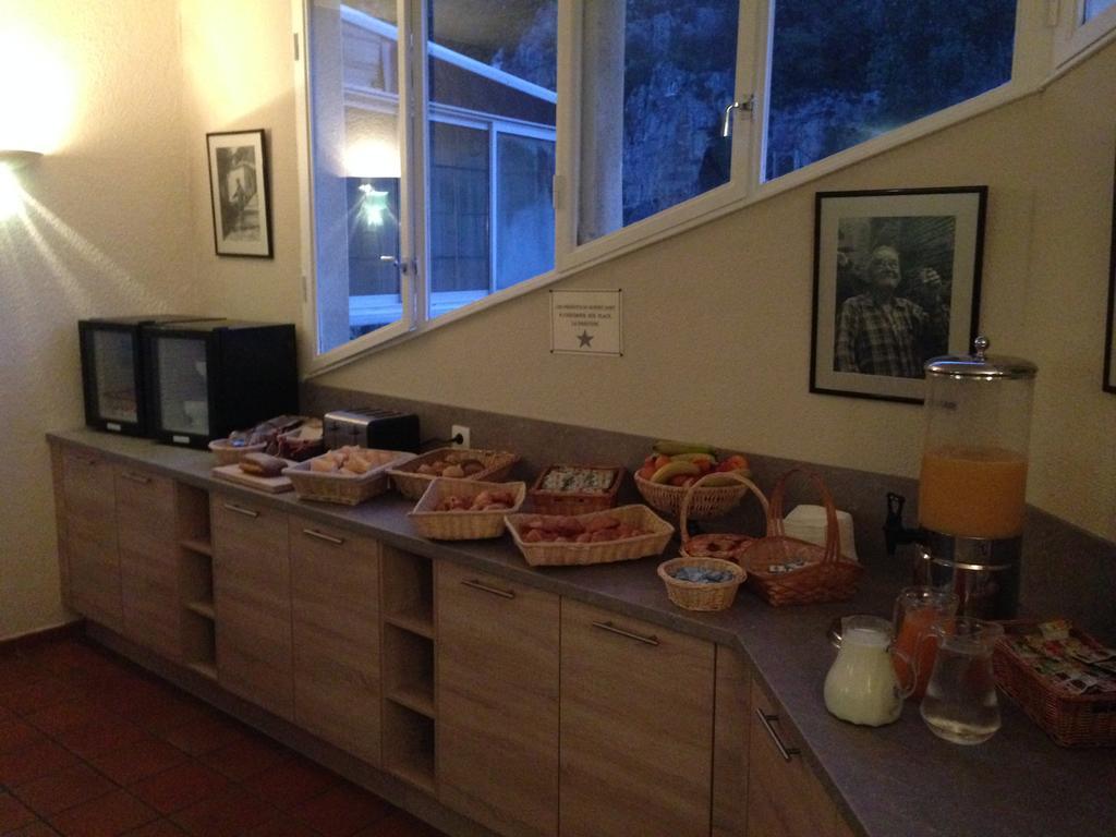 Hotel Restaurant Les Falaises Bouziès Екстериор снимка