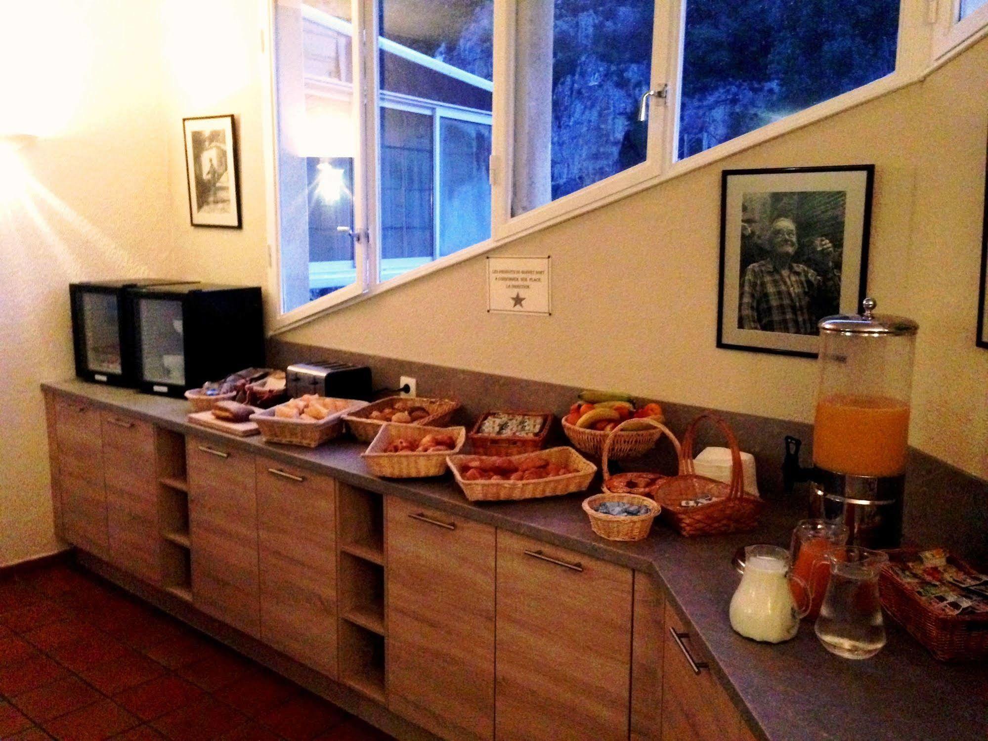 Hotel Restaurant Les Falaises Bouziès Екстериор снимка