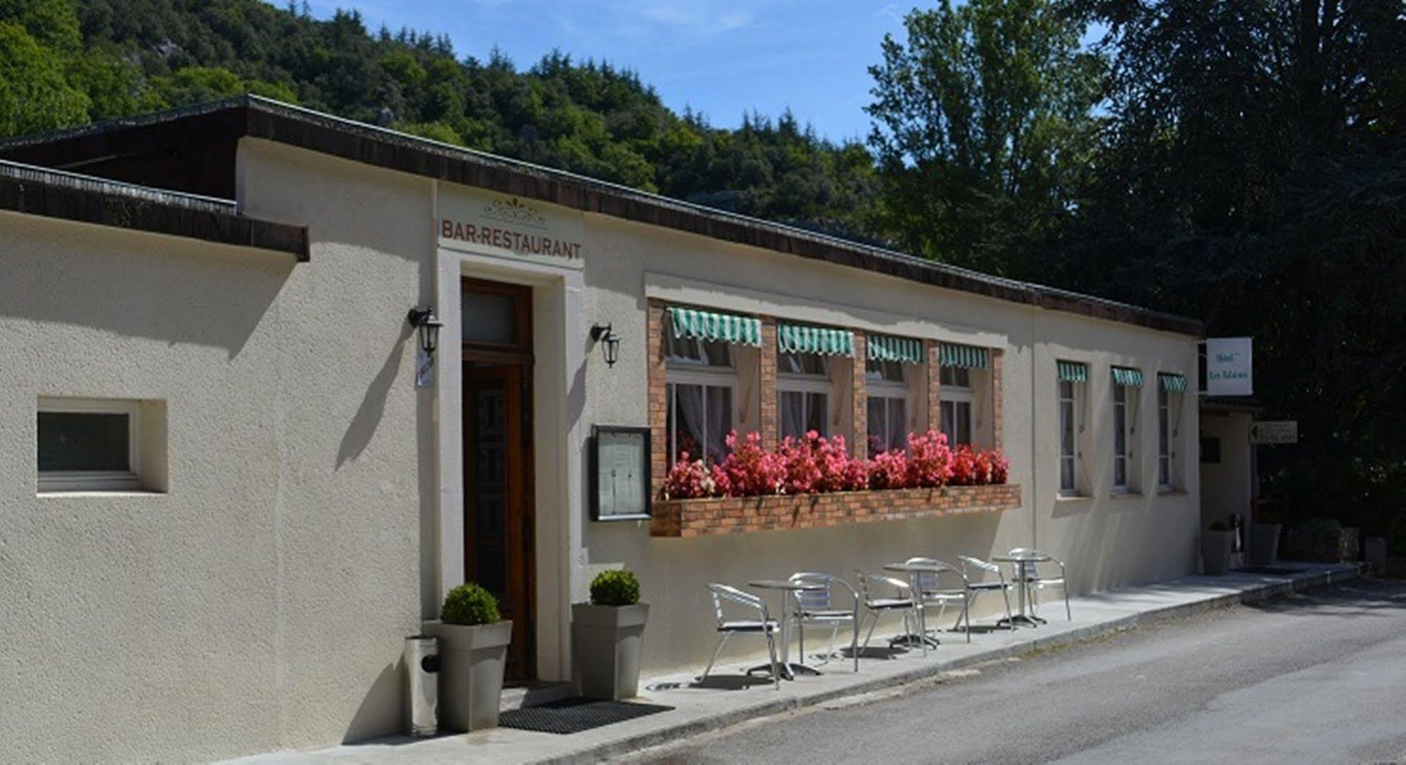 Hotel Restaurant Les Falaises Bouziès Екстериор снимка